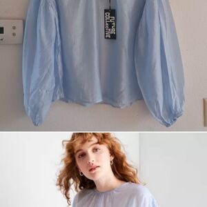 Women's Blue Top New Without Tags Sheer Blouse Medium tag fell off